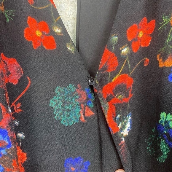 Gianni Bini black red yellow floral long sleeve faux wrap romper small - Picture 8 of 8